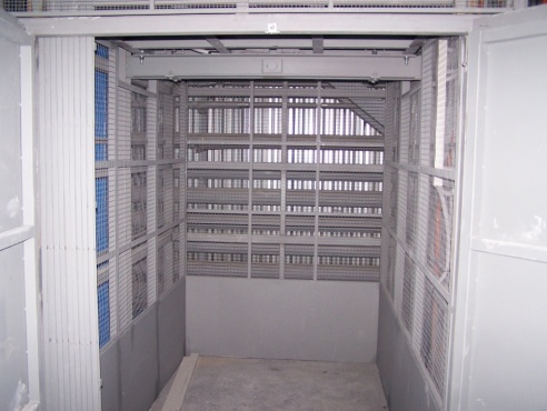 Шахтныи? подъемник 2 остановки на 2000 кг