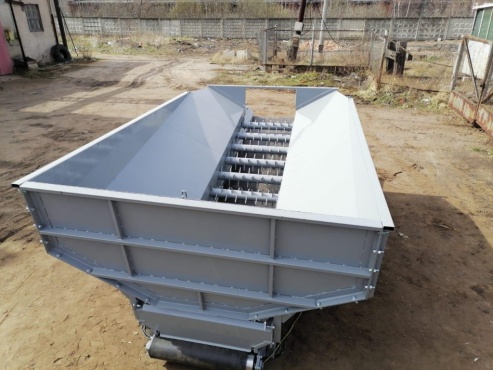 Ленточныи? конвеи?ер с загрузочным бункером и разрывателем пакетов